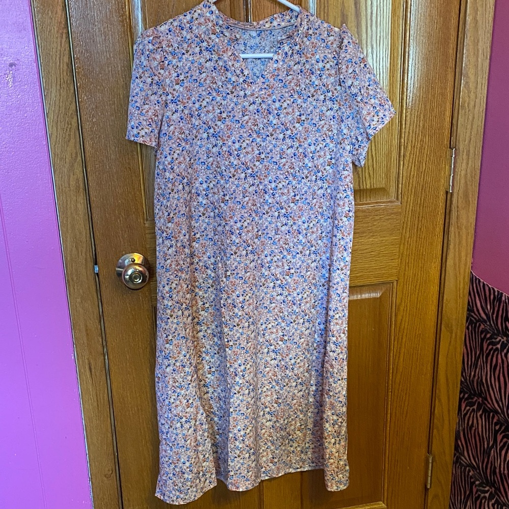Chic Floral Midi Dress in Pink and Blue